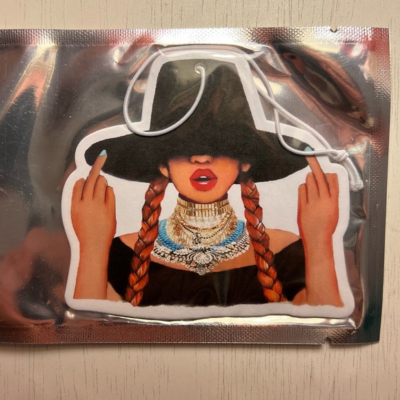 Beyonce Formation Pine Scented car Air freshener - New, Unopened - Picture 2 of 4
